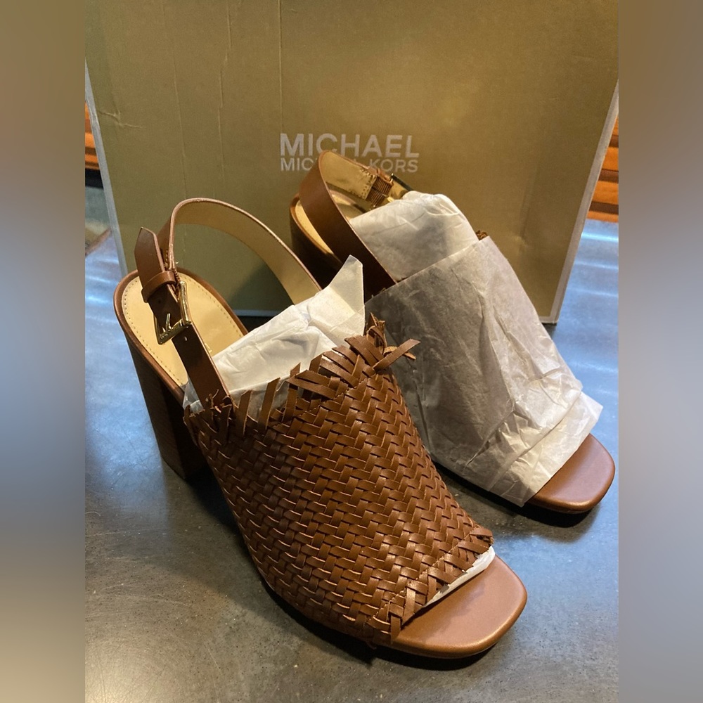 Brand new Michael Kors Woven Sandal! Looks great with everything!